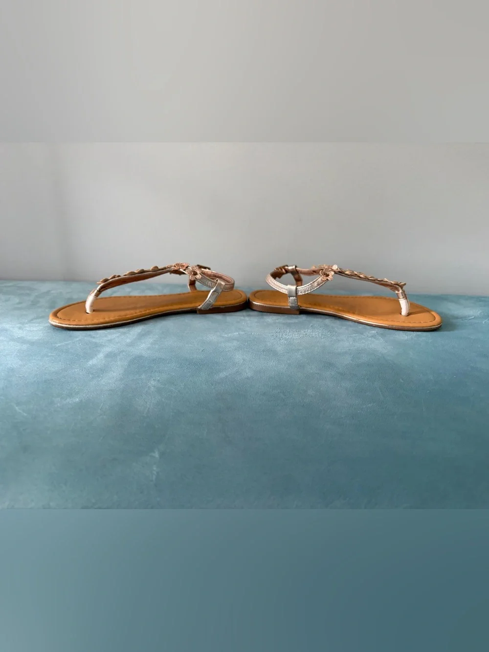 Girls size 1 Floral T-Strap Sandals - Rose Gold